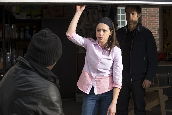 Orphan Black - Photos - Tatiana Maslany, Dylan Bruce