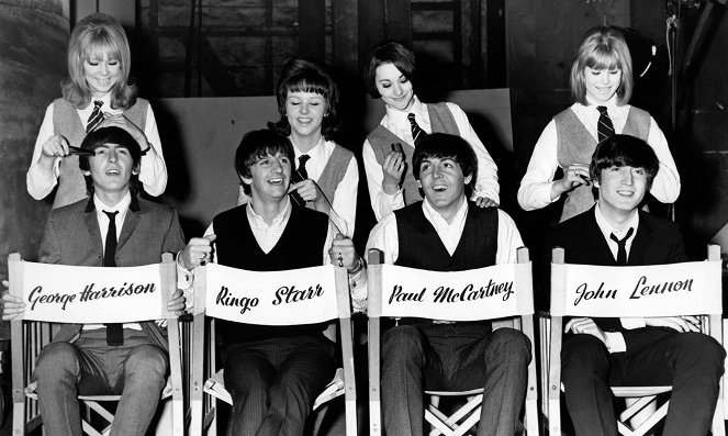 The Beatles - A Hard Day's Night - Dreharbeiten - Pattie Boyd, George Harrison, Ringo Starr, Paul McCartney, John Lennon