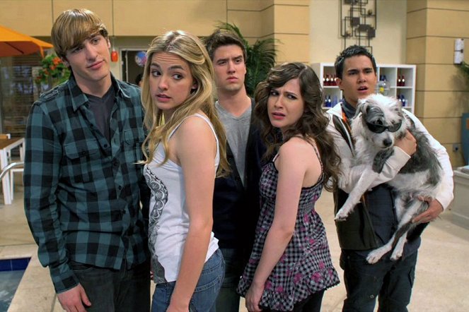 Big Time Rush - Photos - Kendall Schmidt, Katelyn Tarver, Logan Henderson, Erin Sanders, Carlos PenaVega