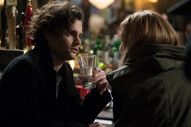 The Slap - Filmfotos - Penn Badgley, Uma Thurman