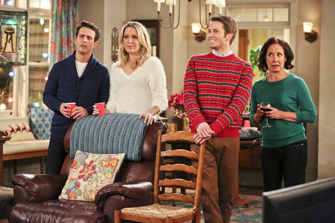 The McCarthys - Photos - Joey McIntyre, Jessica St. Clair, Tyler Ritter, Laurie Metcalf