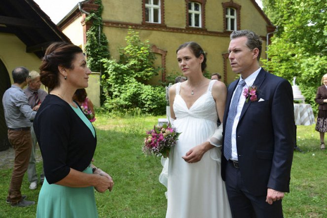 Franziskas Welt: Hochzeiten und andere Hürden - Photos - Christine Neubauer, Anne Cathrin Buhtz, Dirk Borchardt