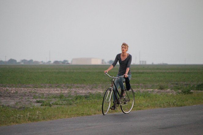 Musíme odsud vypadnout - Z filmu - Mackenzie Davis