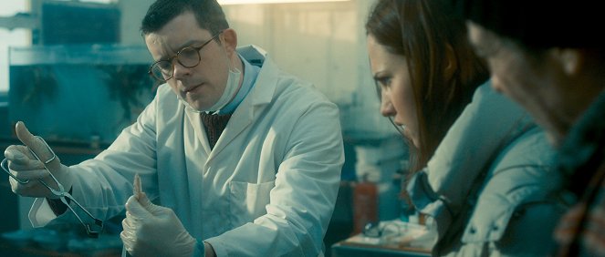 Grabbers - Photos - Russell Tovey, Ruth Bradley