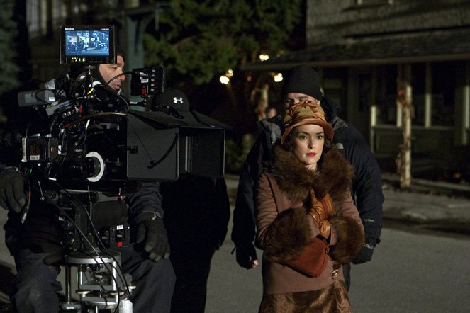 When Love Is Not Enough: The Lois Wilson Story - Tournage - Winona Ryder