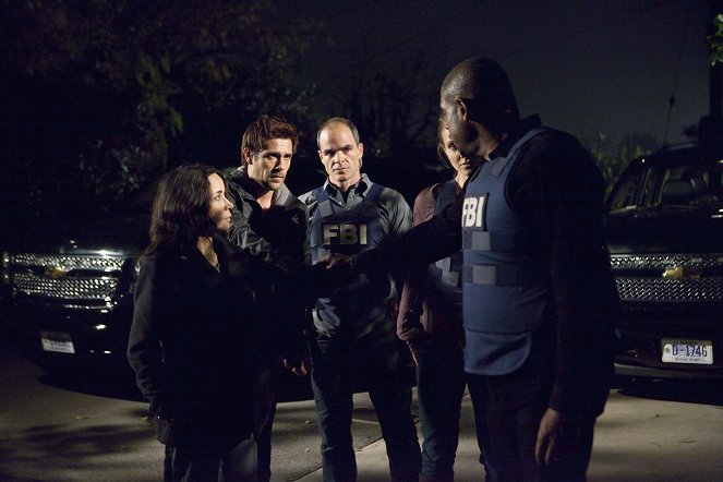 Criminal Minds: Suspect Behavior - Photos
