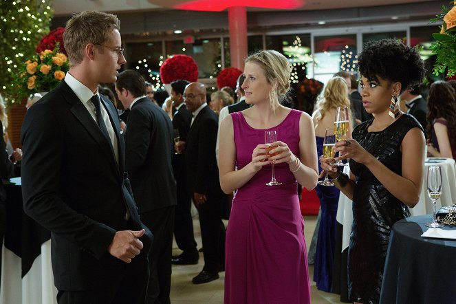 Emily Owens, M.D. - Emily and... the Teapot - Van film - Justin Hartley, Mamie Gummer, Kelly McCreary