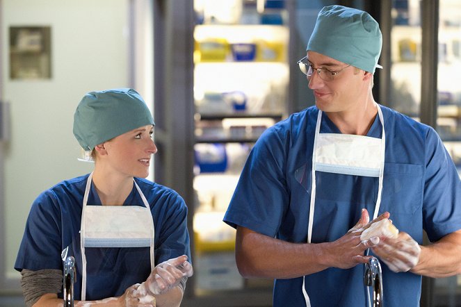 Emily Owens, M.D. - Emily and... the Tell-Tale Heart - Filmfotók - Mamie Gummer, Justin Hartley