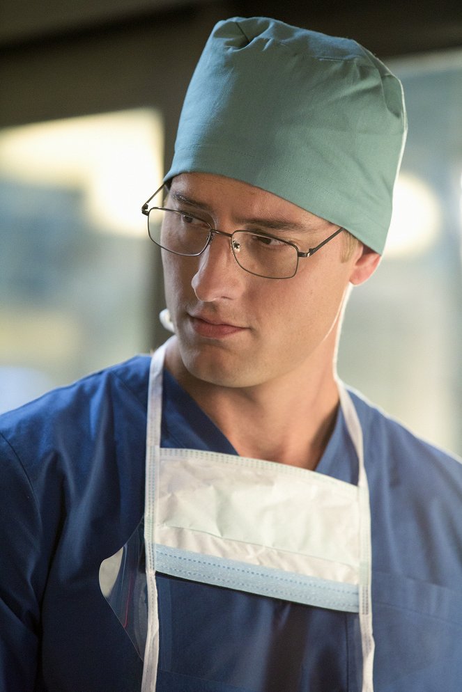 Emily Owens, M.D. - Emily and... the Tell-Tale Heart - Filmfotók - Justin Hartley