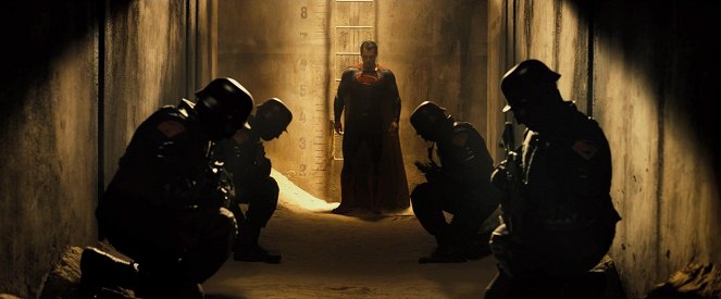 Batman v Superman: Dawn of Justice - Van film - Henry Cavill