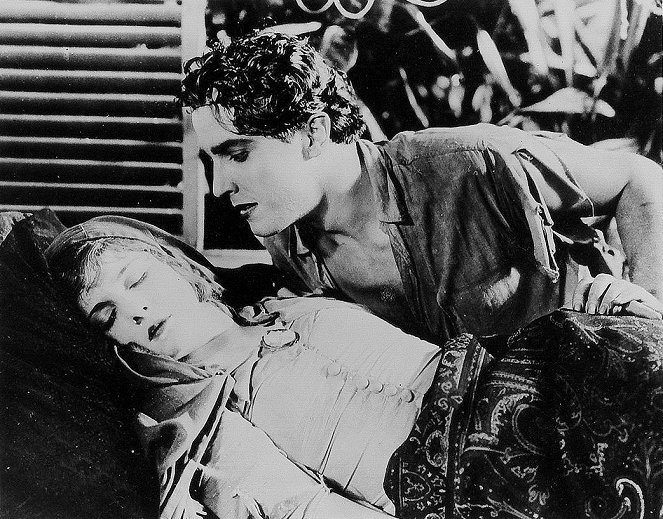 Where the Pavement Ends - Z filmu - Alice Terry, Ramon Novarro