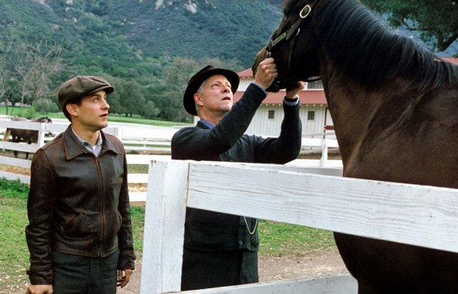 Seabiscuit - Photos - Tobey Maguire, Chris Cooper