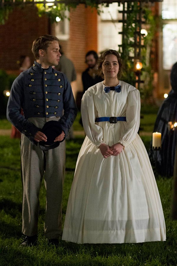 North & South - Die Schlacht bei New Market - Filmfotos - Max Lloyd-Jones, Mary Mouser