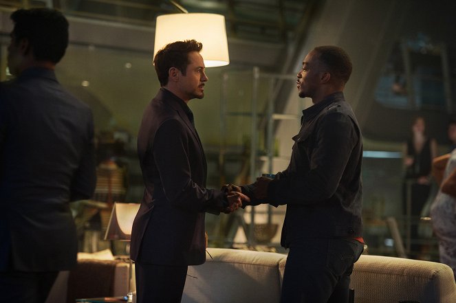 Avengers 2: Age of Ultron - Filmfotos - Robert Downey Jr., Anthony Mackie