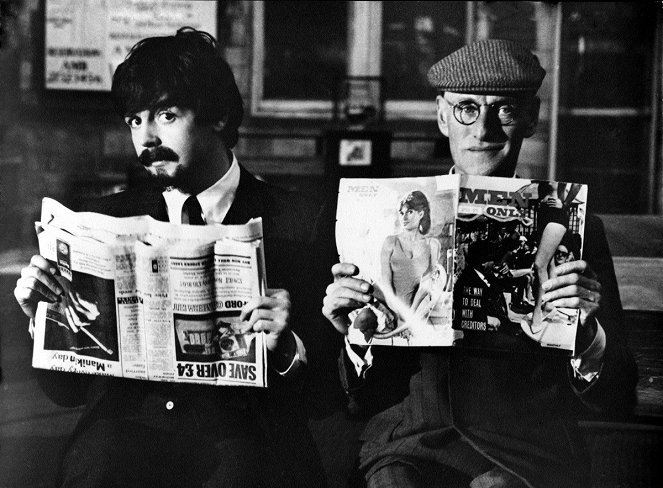 The Beatles: A Hard Day's Night - Photos - Paul McCartney, Wilfrid Brambell