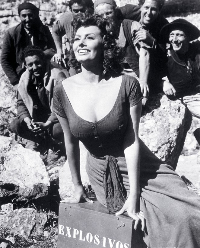 Büszkeség és szenvedély - Filmfotók - Sophia Loren