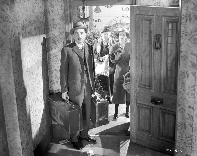 This Happy Breed - Photos - Robert Newton, Celia Johnson