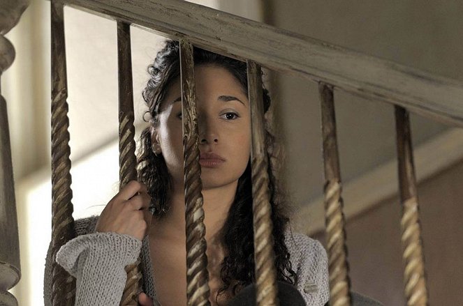 Being Human - Filmfotos - Meaghan Rath