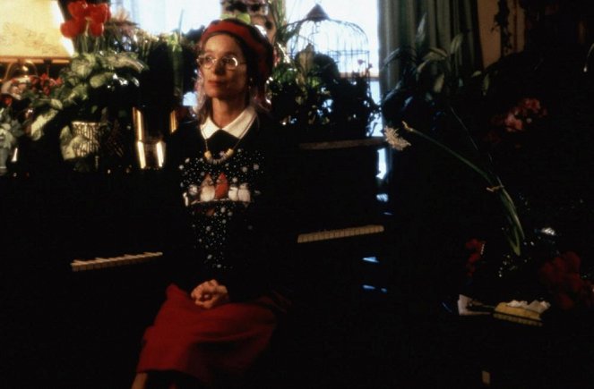 Home for the Holidays - Do filme - Geraldine Chaplin