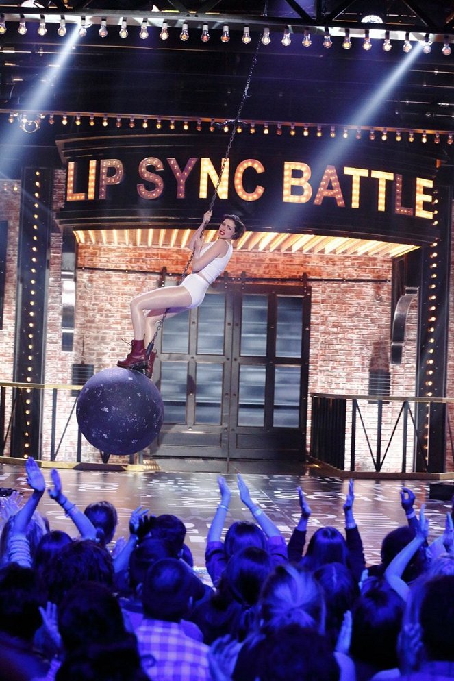 Lip Sync Battle - mit LL Cool J - Filmfotos - Anne Hathaway