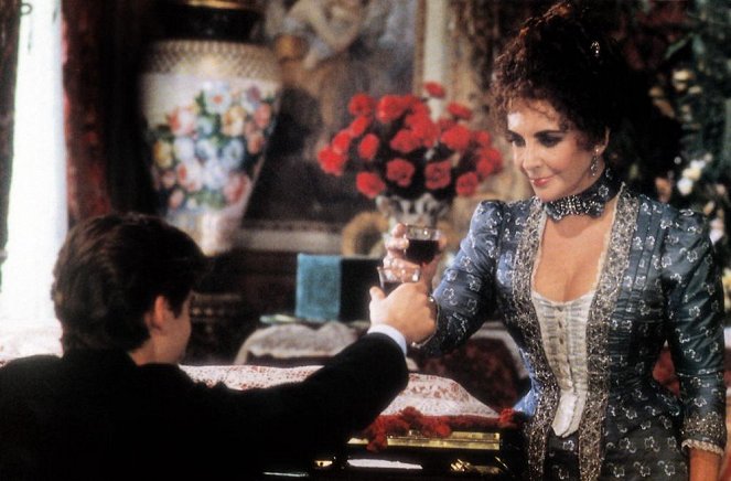Mladý Toscanini - Z filmu - Elizabeth Taylor