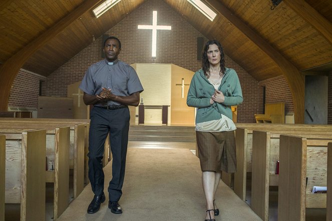 The Returned - Photos - Carl Lumbly, Michelle Forbes