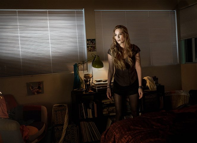 The Returned - Photos - Sophie Lowe