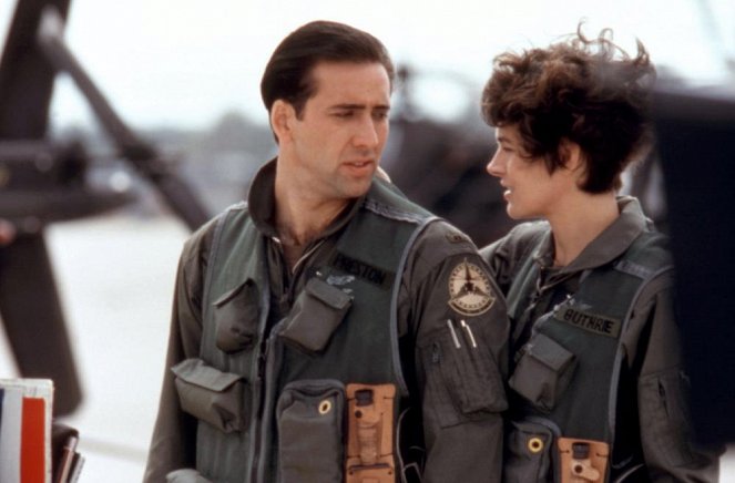 Ohnivá eskadra - Z filmu - Nicolas Cage, Sean Young