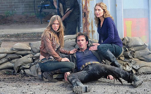 Revolution - De la película - Tracy Spiridakos, Billy Burke, Elizabeth Mitchell