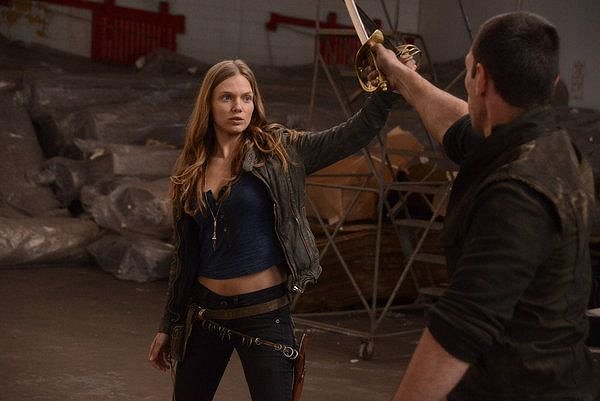 Revolúcia - Z filmu - Tracy Spiridakos