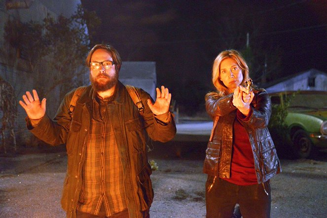 Revolution - Van film - Zak Orth, Elizabeth Mitchell