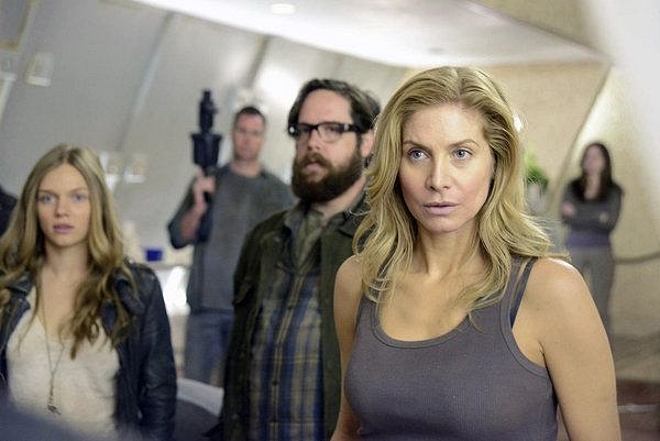 Revoluce - Z filmu - Tracy Spiridakos, Zak Orth, Elizabeth Mitchell