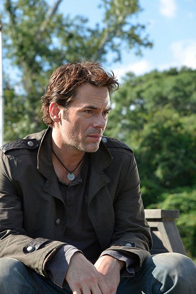 Revolution - De la película - Billy Burke