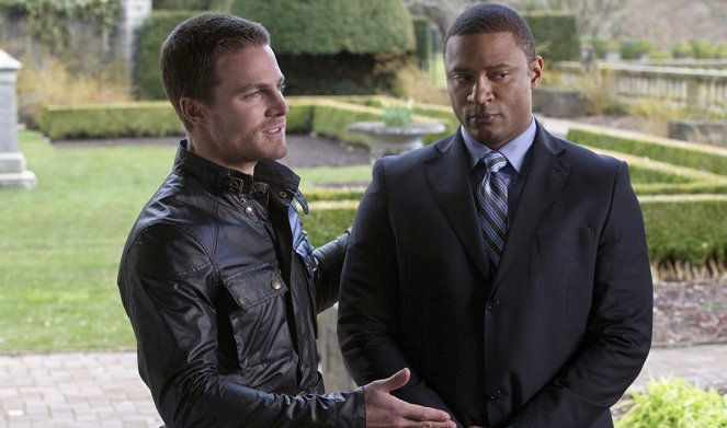 Arrow - Pilot - Kuvat elokuvasta - Stephen Amell, David Ramsey