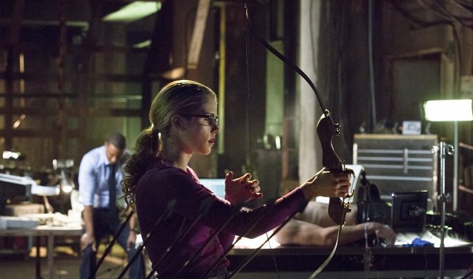 Arrow - Season 1 - The Odyssey - Photos - Emily Bett Rickards