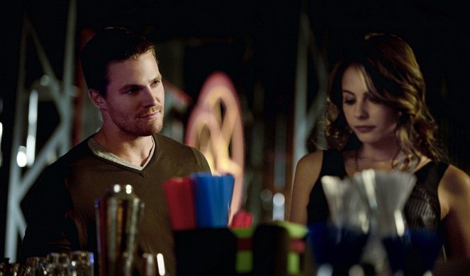 Arrow - Season 2 - Feindliche Übernahme - Filmfotos - Stephen Amell, Willa Holland