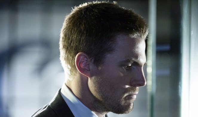 Arrow - Season 2 - Feindliche Übernahme - Filmfotos - Stephen Amell