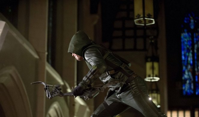 Arrow - Season 2 - City of Heroes - Photos