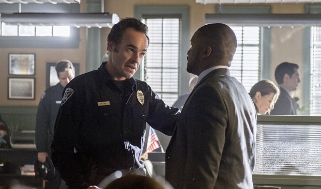 Arrow - Drei Geister - Filmfotos - Paul Blackthorne, Roger Cross