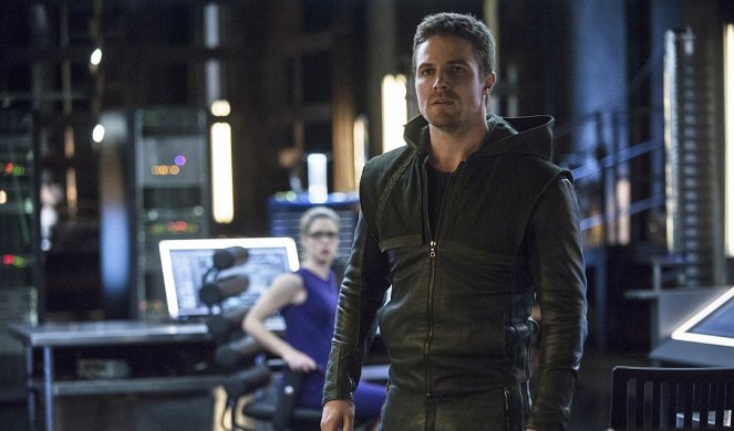 Arrow - Seeing Red - Photos - Stephen Amell
