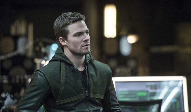 Arrow - Seeing Red - Photos - Stephen Amell