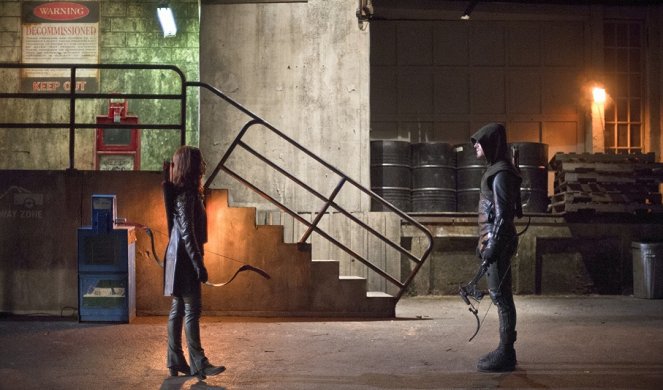 Arrow - Season 3 - Tensa tu arco - De la película