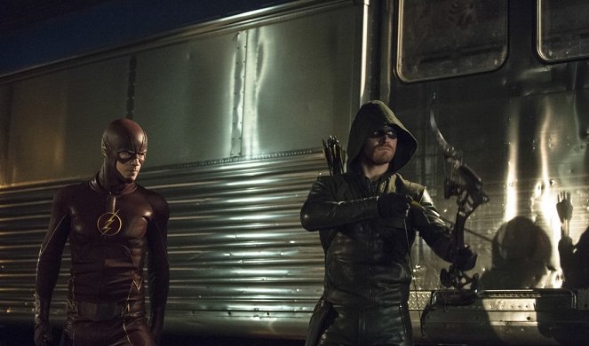 Arrow - The Brave and the Bold - Van film - Grant Gustin, Stephen Amell