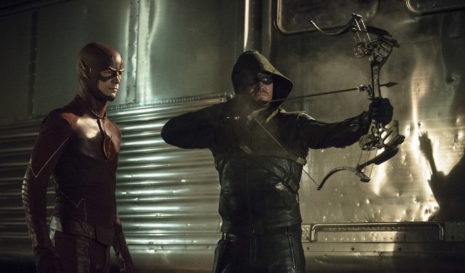 Arrow - The Brave and the Bold - Van film - Grant Gustin, Stephen Amell