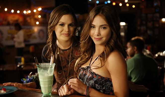 Hart of Dixie - Baby, Don't Get Hooked on Me - Photos