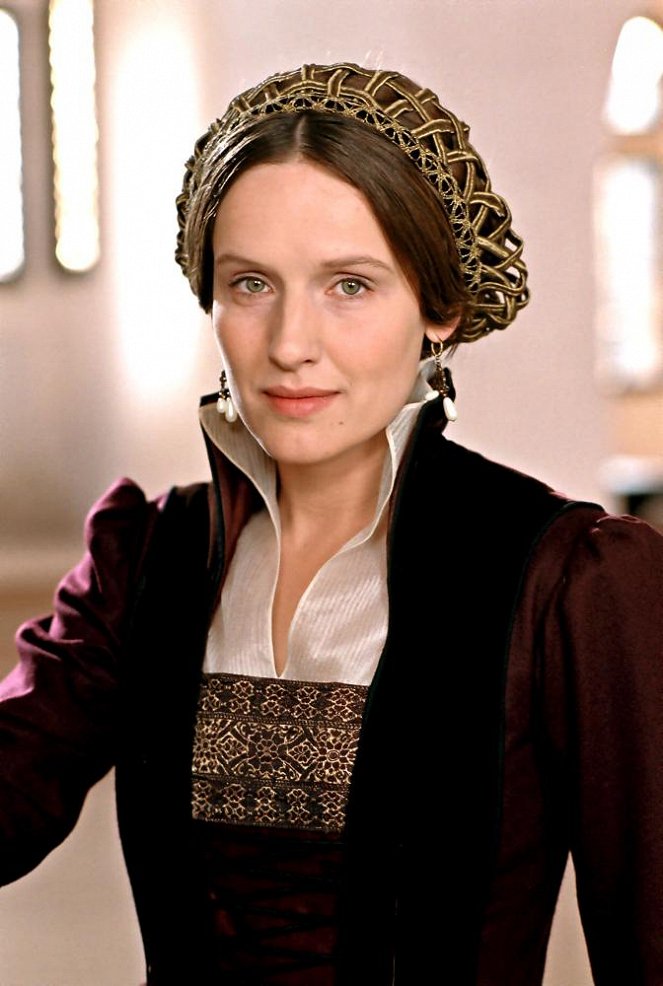 Luther - De filmes - Claire Cox