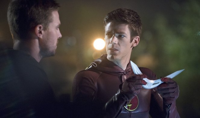 The Flash - Flash vs. Arrow - Filmfotos - Grant Gustin