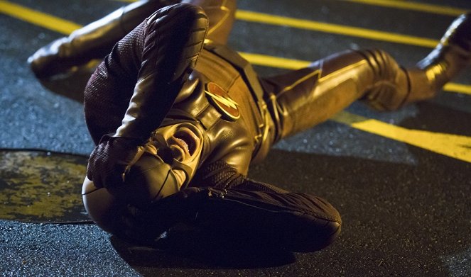 The Flash - The Sound and the Fury - Photos