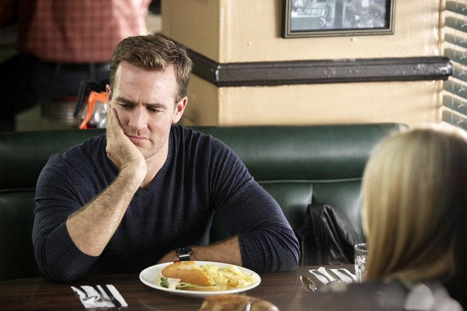 Don't Trust the B---- in Apartment 23 - Photos - James van der Beek