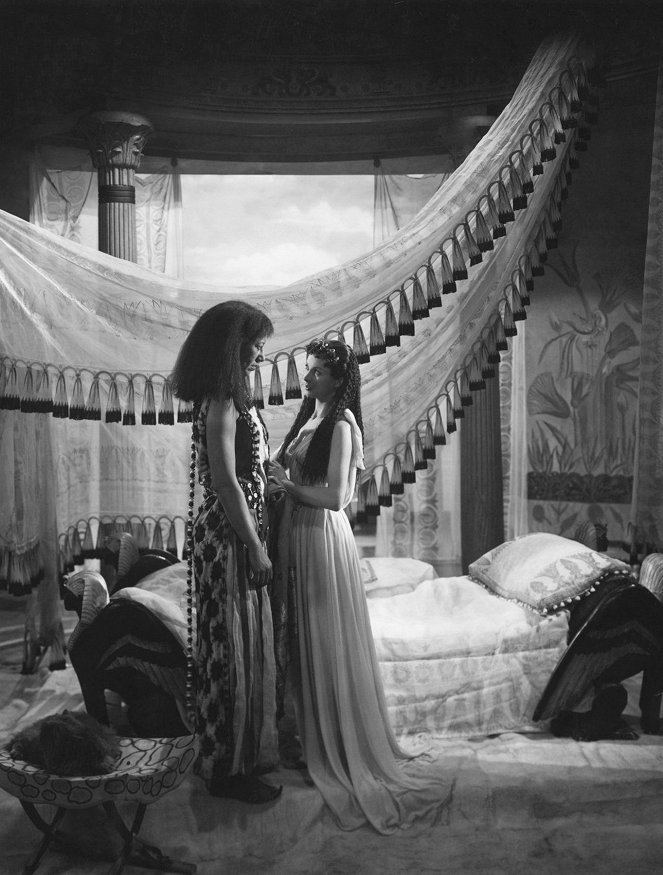 Caesar and Cleopatra - Van film - Flora Robson, Vivien Leigh